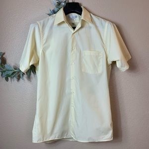 Van Heusen Mens Short Sleeve Button-Down Shirt